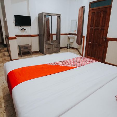 Oyo 1209 Tirtasari Nice Guesthouse Бандунг Экстерьер фото