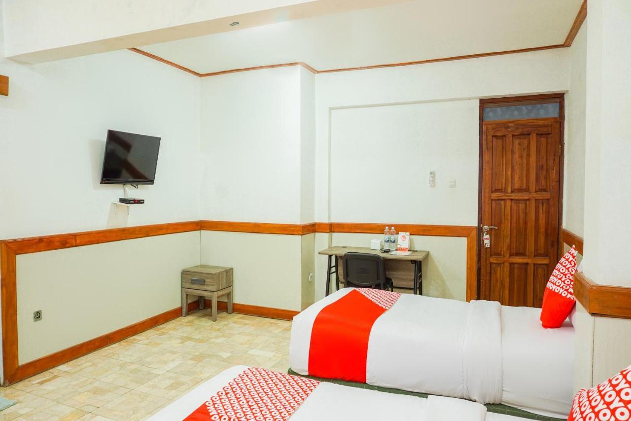 Oyo 1209 Tirtasari Nice Guesthouse Бандунг Экстерьер фото