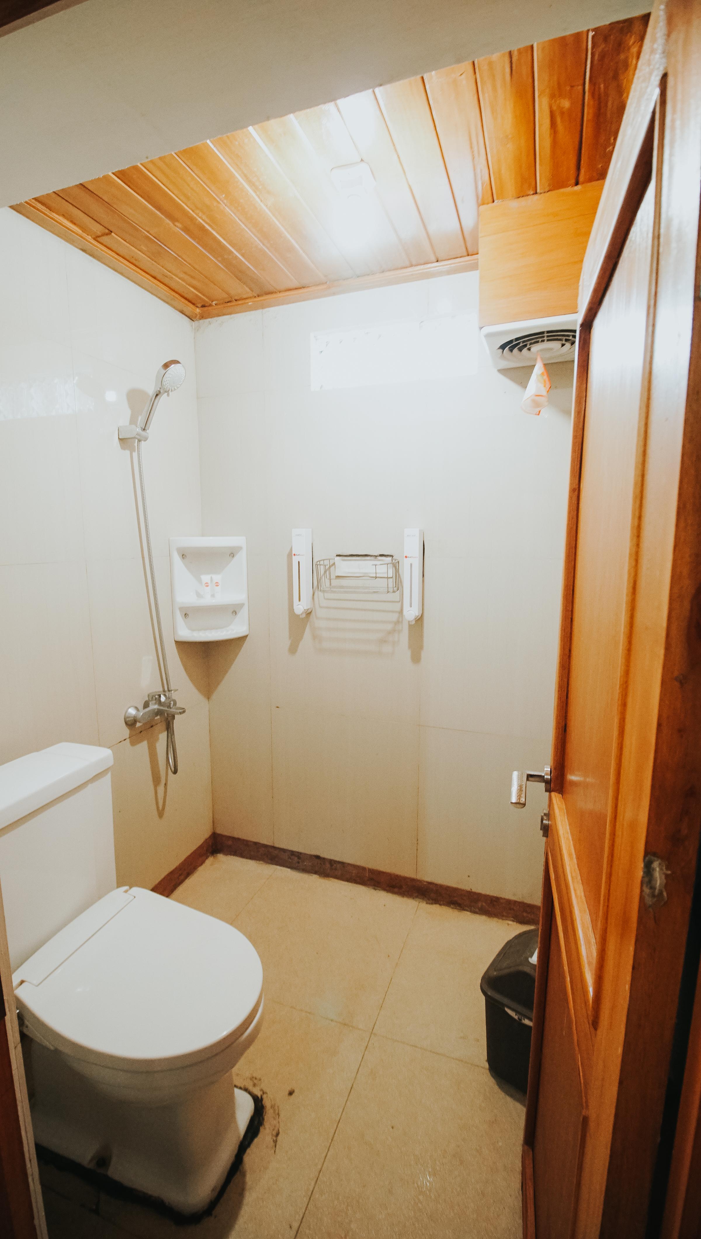 Oyo 1209 Tirtasari Nice Guesthouse Бандунг Экстерьер фото