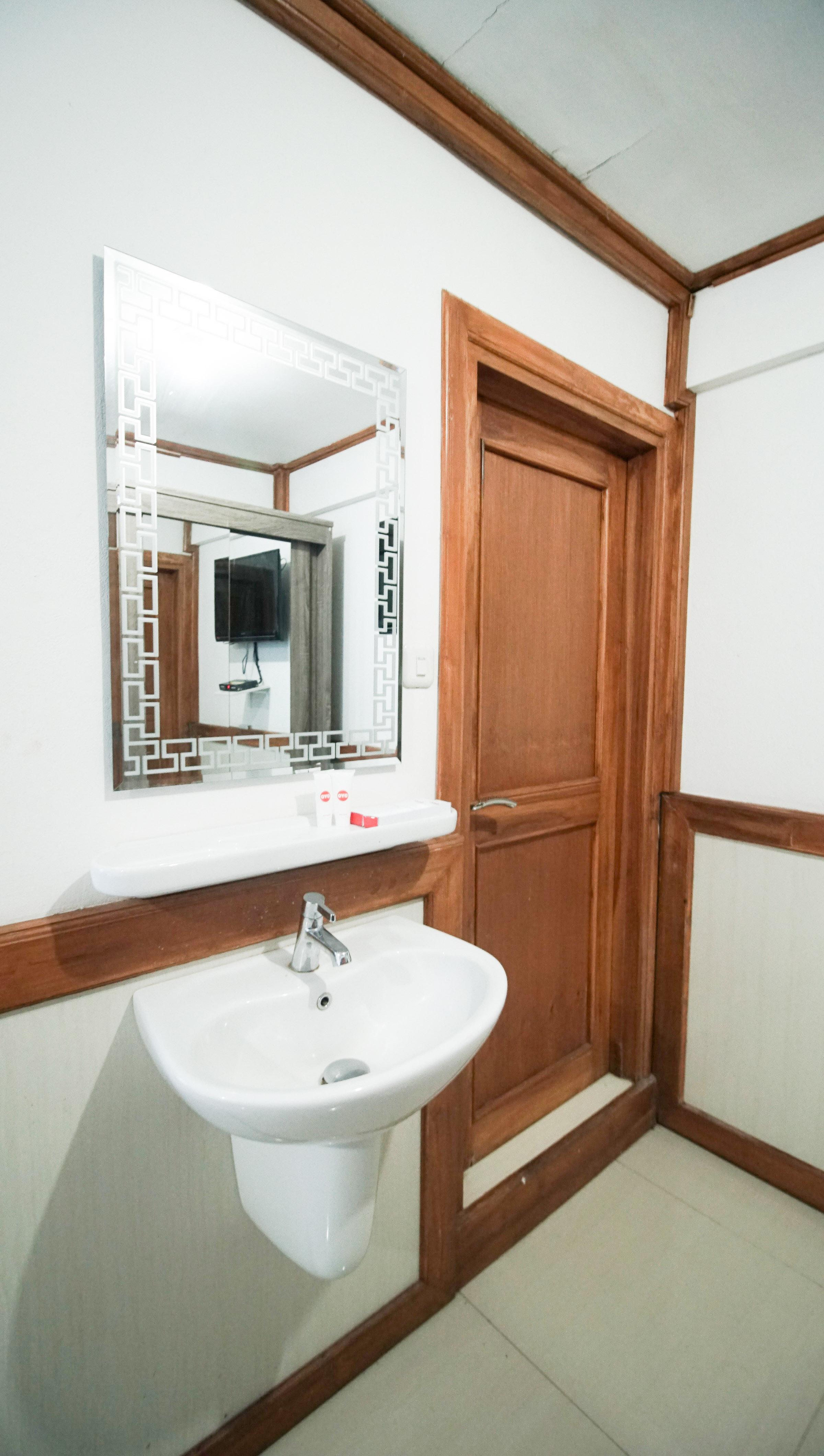Oyo 1209 Tirtasari Nice Guesthouse Бандунг Экстерьер фото