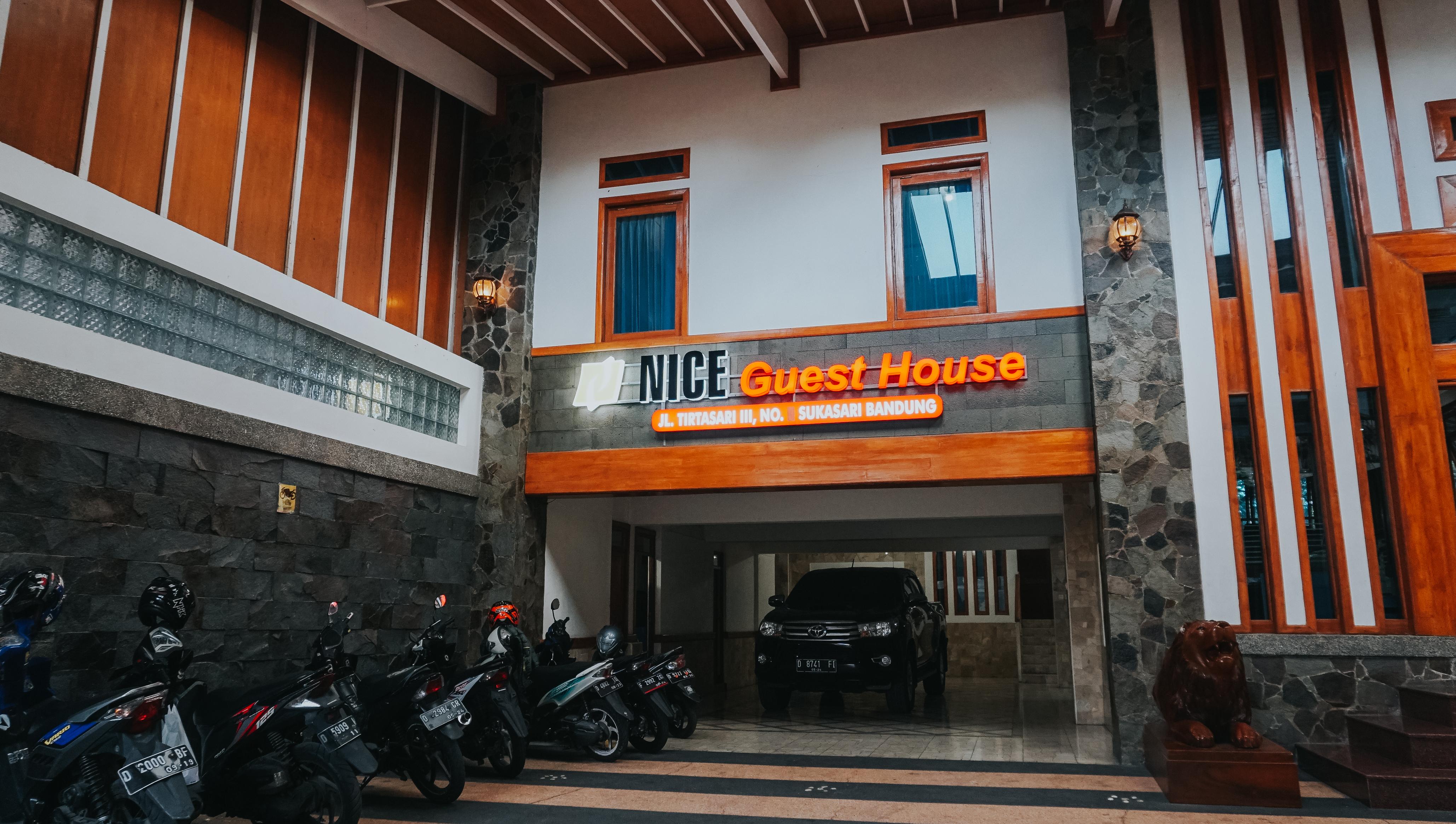 Oyo 1209 Tirtasari Nice Guesthouse Бандунг Экстерьер фото